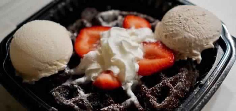 الوافل بالموز و العسل