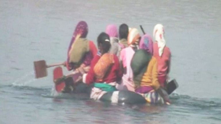 نساء هنديات يواجهن خطر الموت يوميا