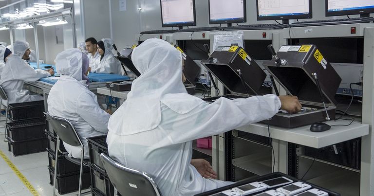 القمر الصناعي ألكوم سات 1 قبل إطلاقه