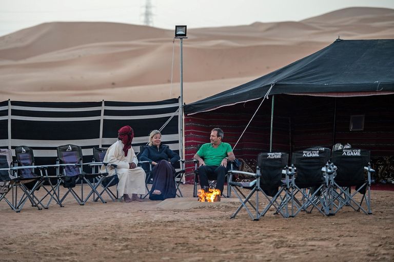 سفير الأرجنتين لدى الإمارات يشارك في "رحلة الهجن" السفير الأرجنتيني يشارك في رحلة الهجن