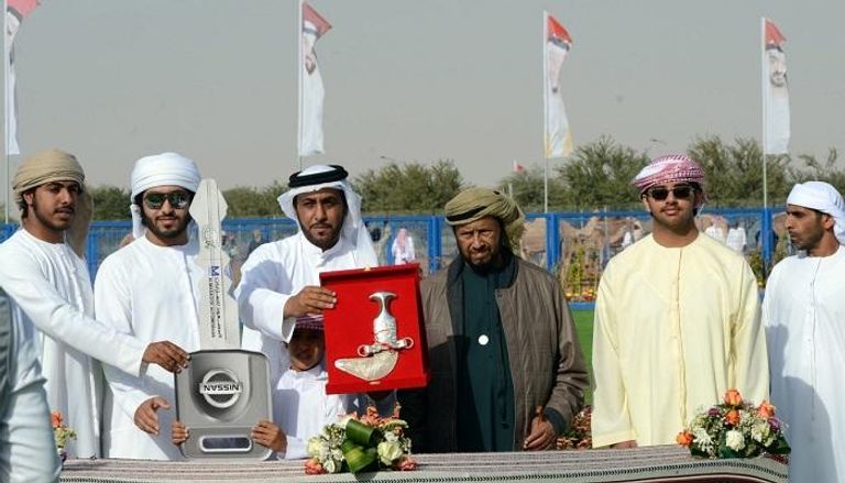 خلال تتويج الفائزين في مهرجان سلطان بن زايد التراثي