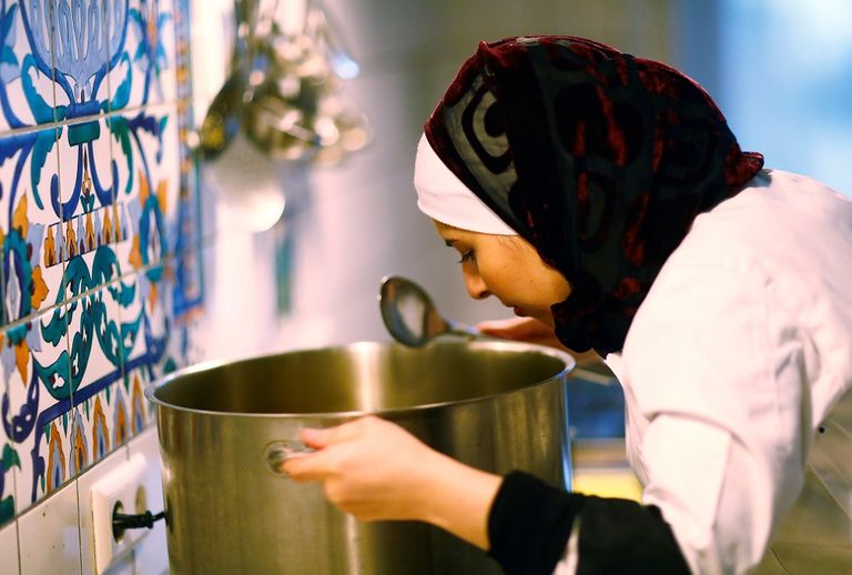 قائمة طعام جزماتي غنية بالأصناف الحلبية والدمشقية الشهية اللاجئة السورية ملكة جزماتي