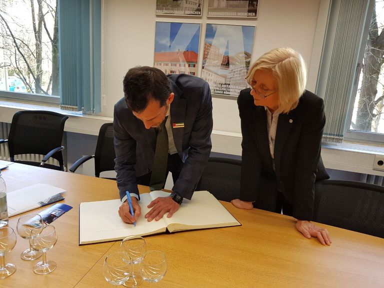 الطرفان بحثا سبل تعزيز التعاون الأمني المشترك اللواء عبدالله خليفة المري يزور شرطة بافاريا