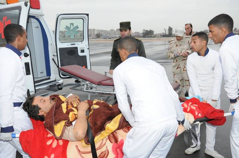 طائرة عسكرية نقلت مصابين بالحادث الإرهابي في بنغازي إلى مصر