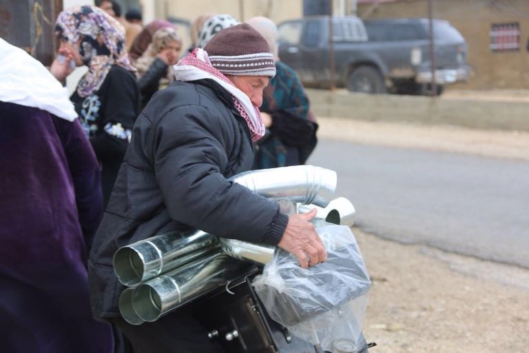 توزيع المساعدات الإماراتية في لبنان