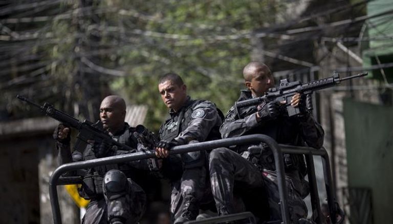 عناصر من الشرطة البرازيلية - الفرنسية