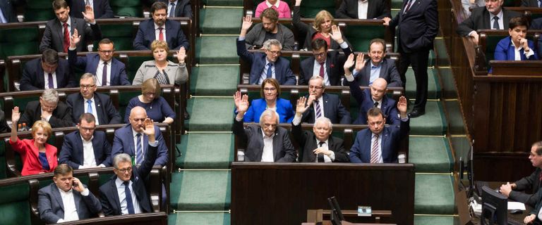 البرلمان البولندي نتنياهو يقود حملة سياسية ضد بولندا