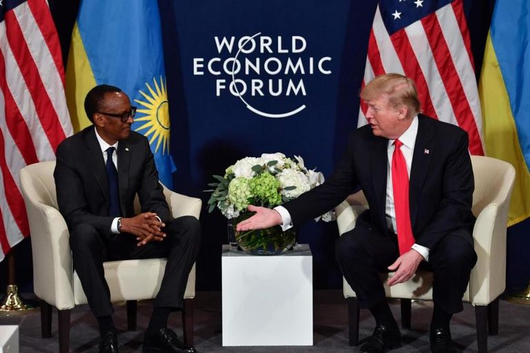 الرئيس الأمريكي ترامب مع الرئيس الرواندي كيجامي (رويترز)