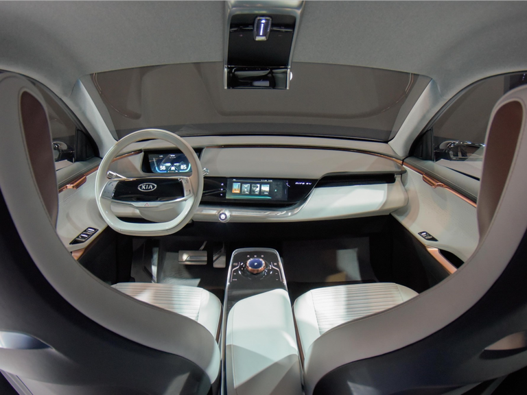 السيارات ذاتية القيادة ستكون متاحة للجمهور في 2019