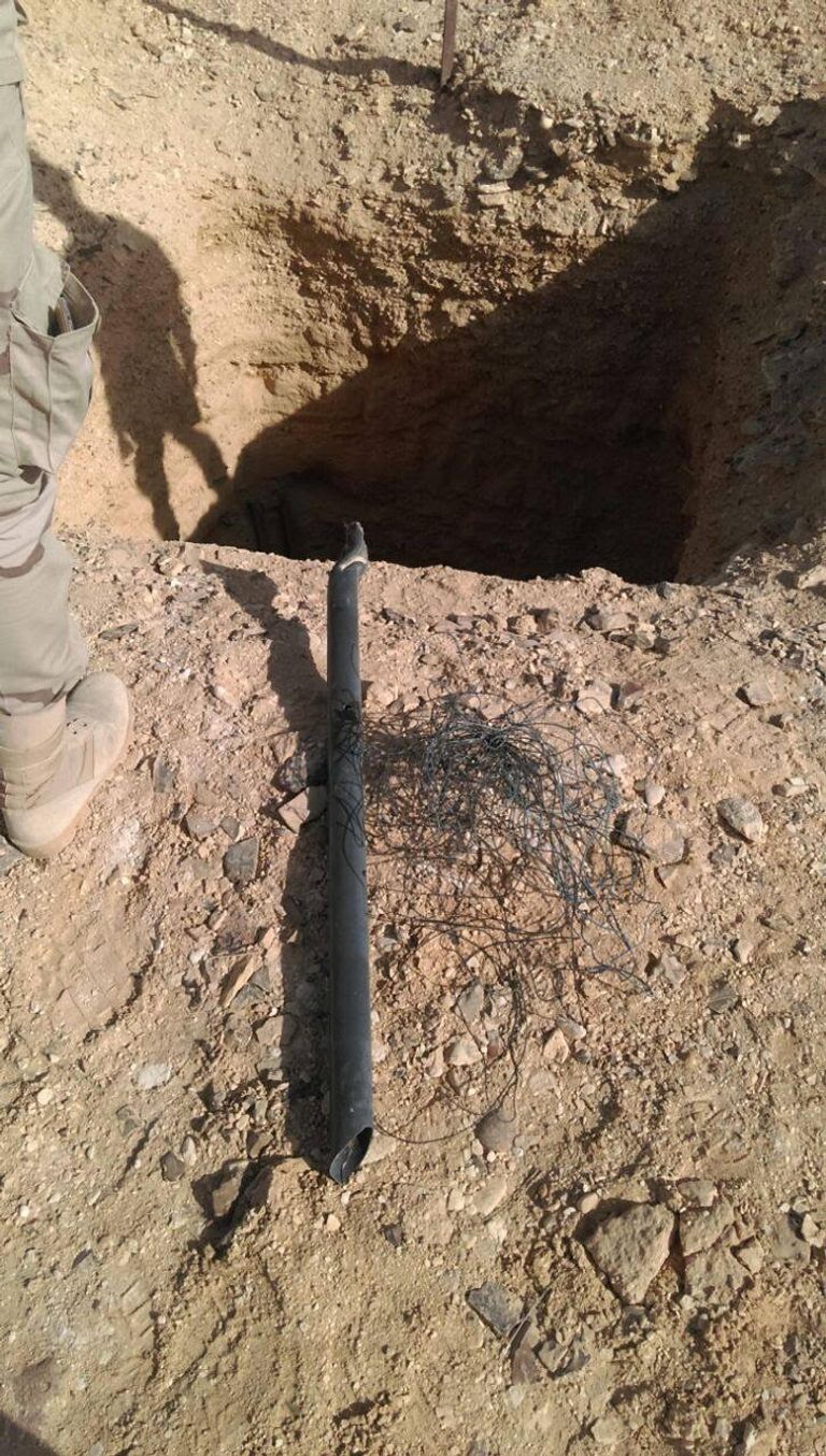 الجيش المصري يدمر ١٠ أوكار إرهابية بوسط سيناء