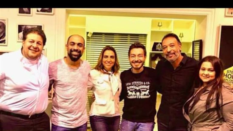 أحمد زاهر مع فريق عمل المسلسل