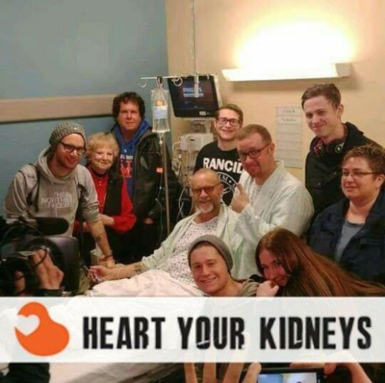 روبرت جعل التيشيرت لافتة إعلانية أنقذت حياته