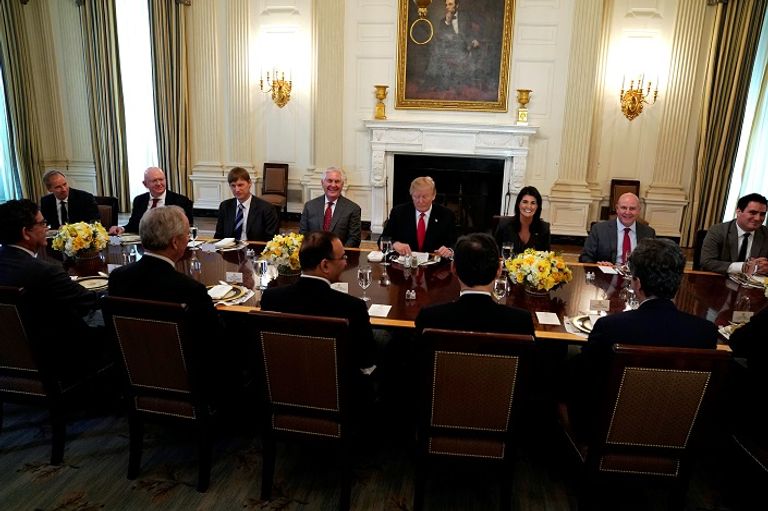 ترامب في غداء مع ممثلين لمجلس الأمن - رويترز