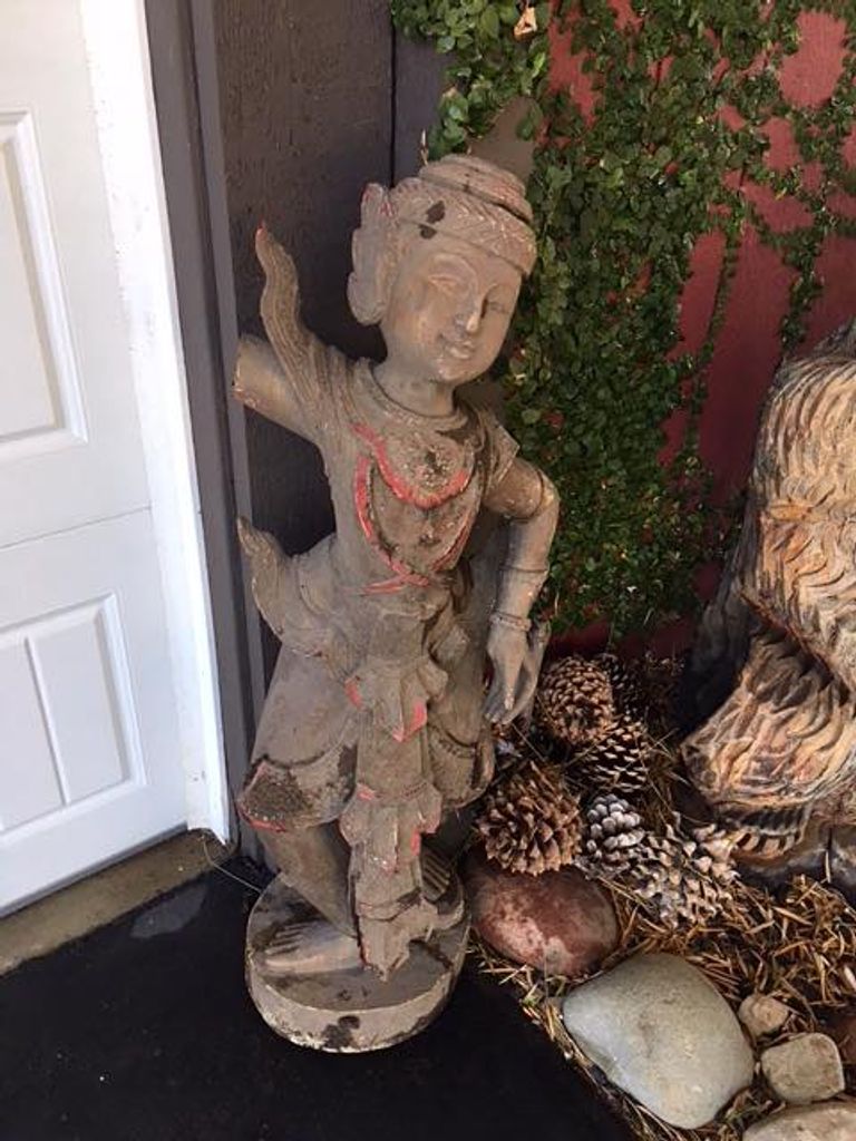 تماثيل أثرية عثرت عليها الصفحة