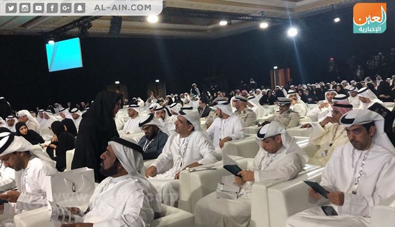 عدد من المسؤولين الحكوميين في الحفل تكريم الفائزين في الدورة الخامسة لجائزة أبوظبي للأداء الحكومي المتميز