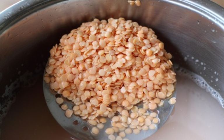 مع قرب حلول الشتاء.. طريقة عمل شوربة العدس على الطريقة الإيطالية