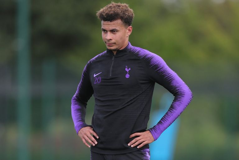 ديلي آلي هوجو لوريس يدعم السبيرز أمام البارسا