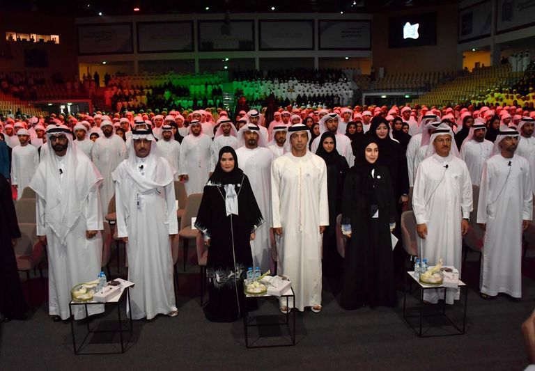 منصور بن زايد يشهد افتتاح الدورة الأولى من "أساسيات الشباب 101"