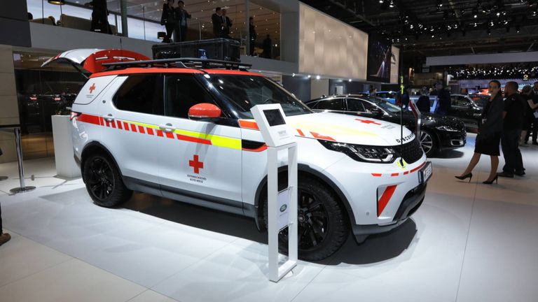 السيارة لاند روفر ديسكفري