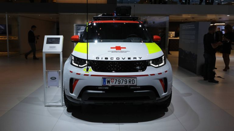 السيارة لاند روفر ديسكفري