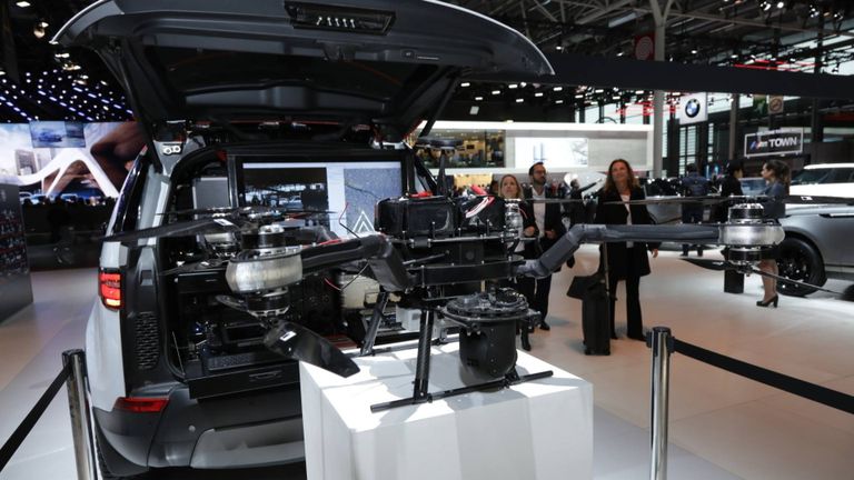 السيارة لاند روفر ديسكفري