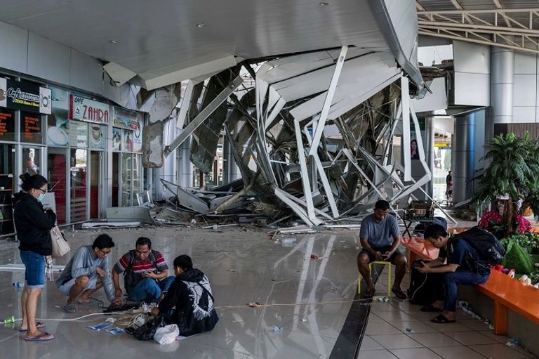 جانب من الدمار الذي خلفه زلزال وتسونامي إندونيسيا