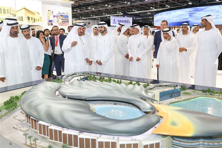 حمدان بن محمد بن راشد يفتتح معرض 