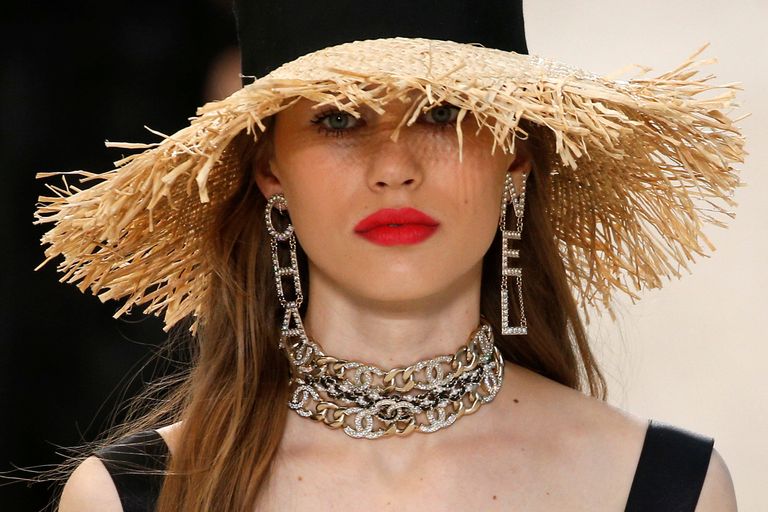 إطلالات شانيل لربيع وصيف ٢٠١٩ إطلالات شانيل لربيع وصيف ٢٠١٩