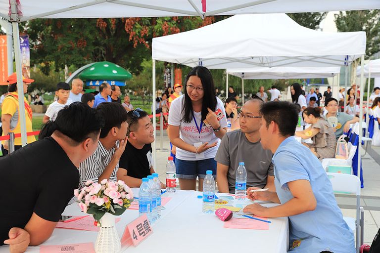 طريقة مبتكرة للزواج في الصين.. اكتب مواصفات شريك أحلامك على الأشجار