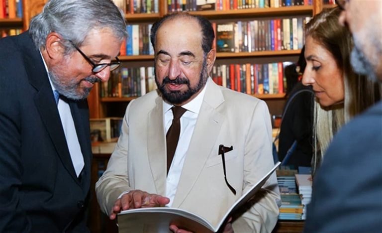 سلطان القاسمي يتفقد أقدم مكتبات البرتغال