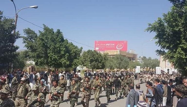 عناصر مسلحة تابعة للحوثي تنتشر في شوارع صنعاء