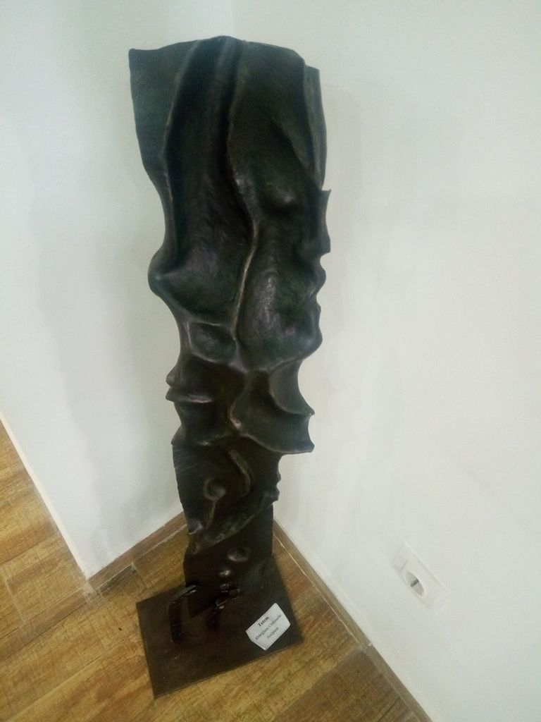 معرض لفن النحت على المعادن في الجزائر معرض لفن النحت على المعادن في الجزائر