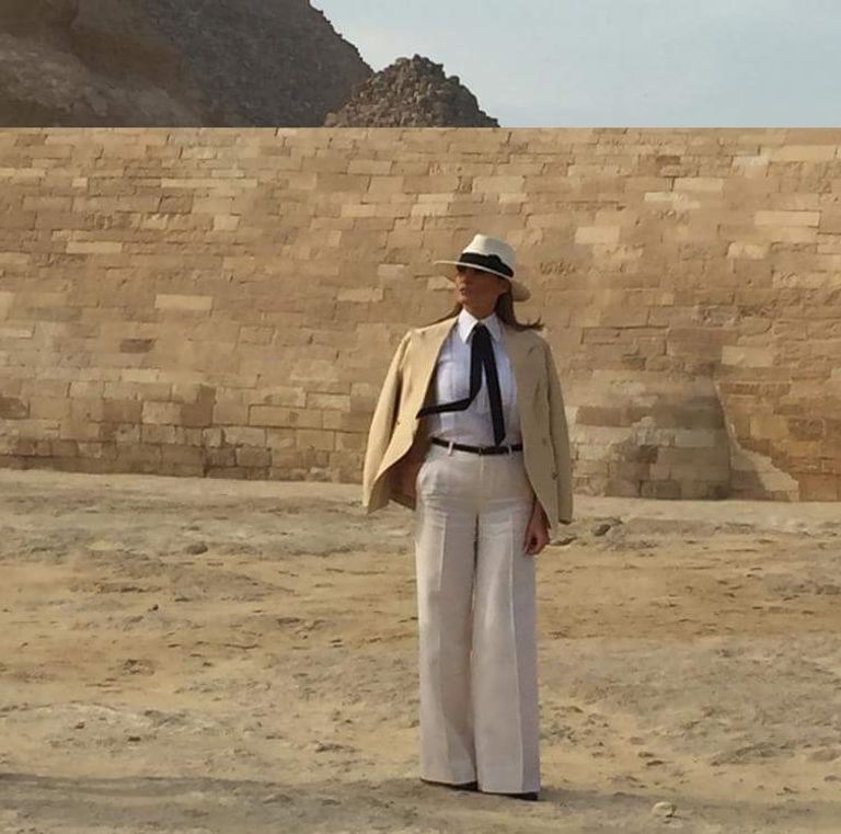 ميلانيا ترامب خلال زيارتها لمنطقة الأهرامات وأبوالهول