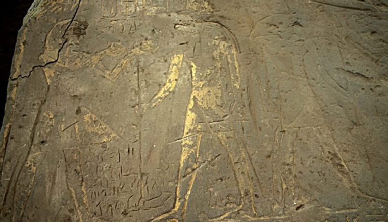 اللوحة الحجرية التي فحصها عالم المصريات