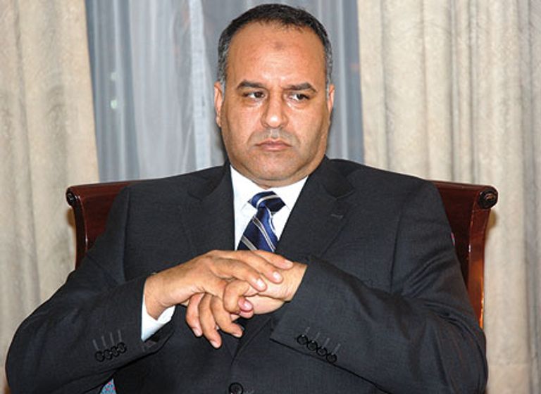 علي العيساوي السراج يعين زعيم مليشيا وإخوانيا في حكومة الوفاق الليبية