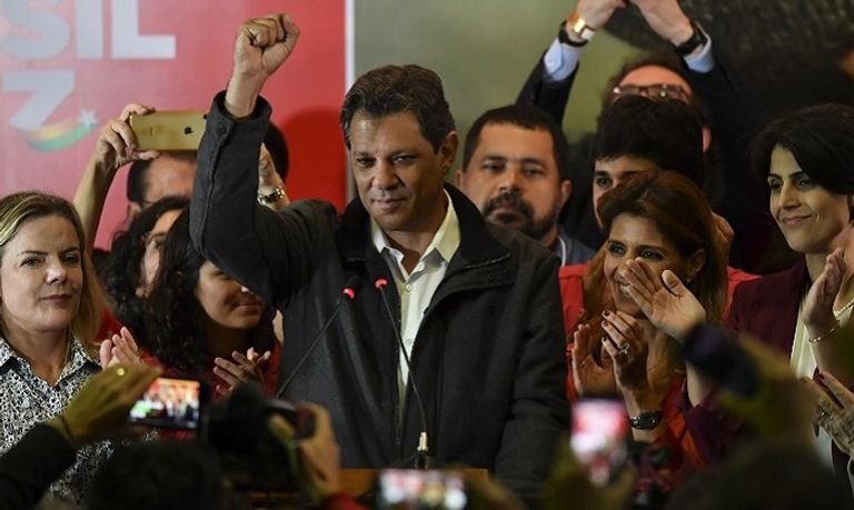 فرناندو حداد مرشح حزب العمال اليساري انتخابات الرئاسة البرازيلية تتجه إلى الإعادة