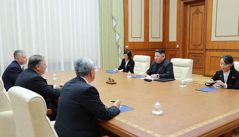 بومبيو خلال لقائه الزعيم الكوري الشمالي 