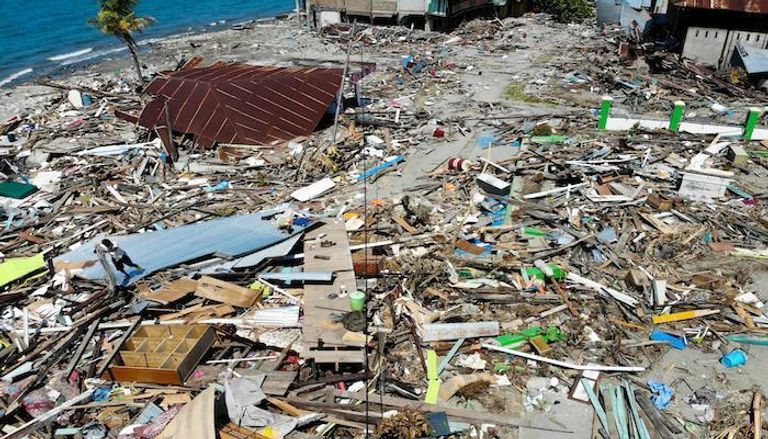 العثور على نحو ألفي جثة بعد زلزال إندونيسيا والتسونامي