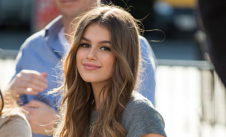 كايا جربر Kaia Gerber عارضة الأزياء الأمريكية سيندي كروفورد وابنتها كايا جربر