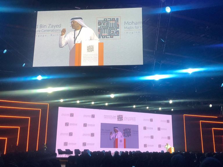 الدكتور أنور بن محمد قرقاش يلقي كلمته