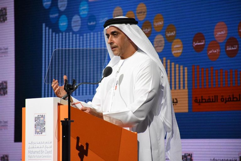 الفريق الشيخ سيف بن زايد آل نهيان خلال إلقاء كلمته