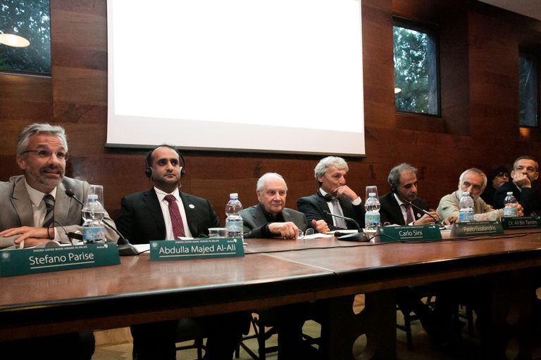 علي بن تميم في ندوة جائزة الشيخ زايد للكتاب بميلان