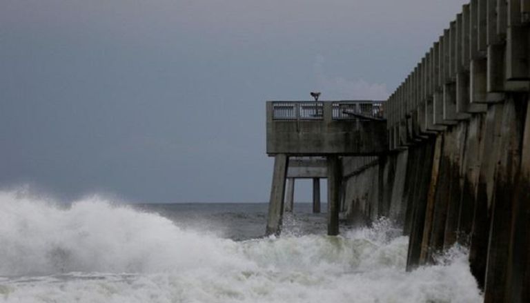 الإعصار مايكل يقترب من شاطئ بنما سيتي – رويترز