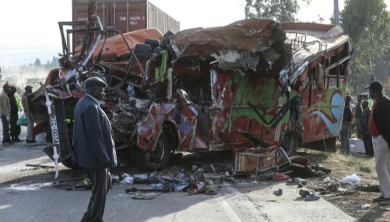 مقتل 40 شخصا في تصادم حافلة بكينيا