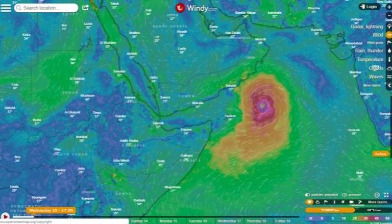 الإعصار المداري "لبان" يمر بعيداً عن الإمارات