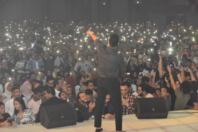 المطرب المصري محمد حماقي في جامعة الإسكندرية