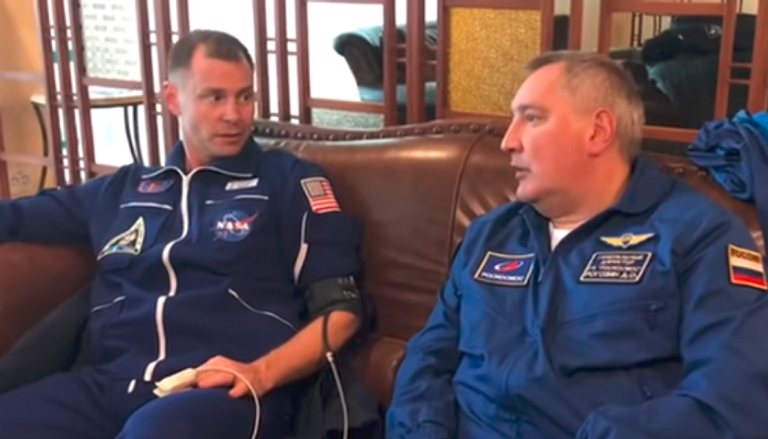 رائد الفضاء الروسي أليكسي أوفتشينين، والأمريكي نيك هيغ