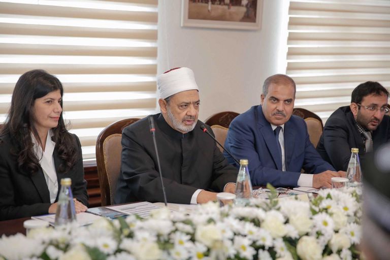 منح شيخ الأزهر الدكتوراه الفخرية من أكاديمية أوزبكستان الإسلامية 