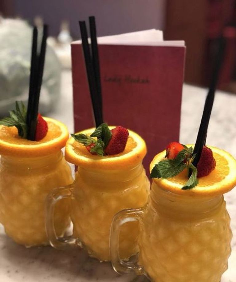 مقهى "ليدي هوكا" للنساء فقط في برلين