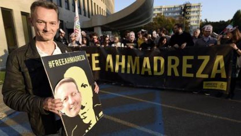 مسيرات حاشدة في بروكسل تنديداً بالحكم على أستاذ الجامعة بالإعدام